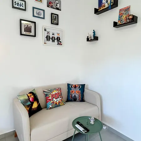 Blue Bergamote - Pop Culture Hotel *