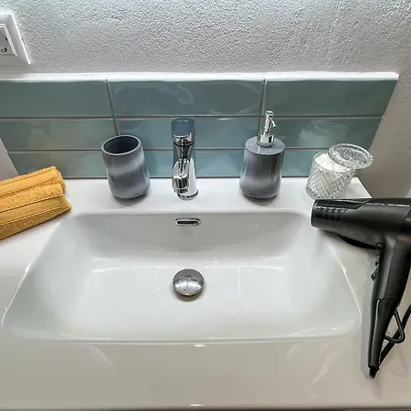 Blue Bergamote - Pop Culture * Ermoupoli