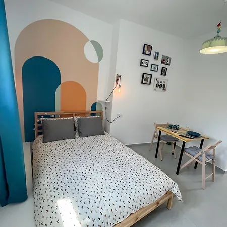 Blue Bergamote - Pop Culture Hotel *
